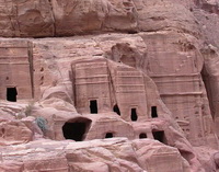 Набатейские скальные гробницы в Петре (современная Иордания)