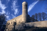 Замок Тоомпеа и башня Длинный Герман